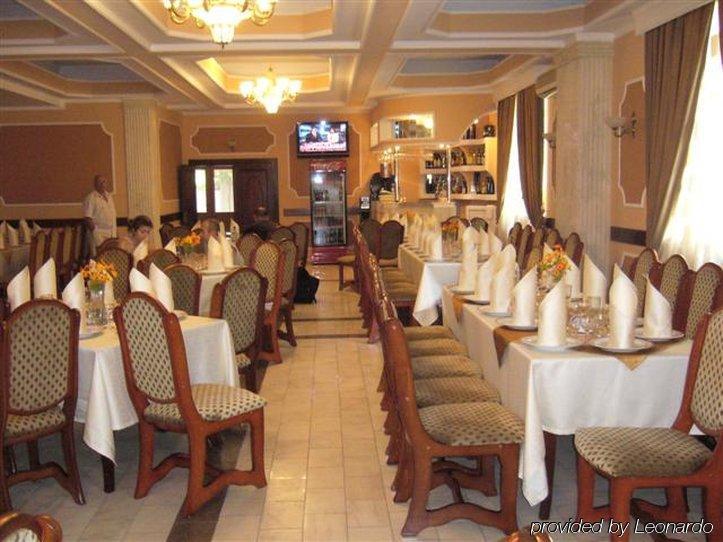 Hotel Orient Brăila Restoran fotoğraf